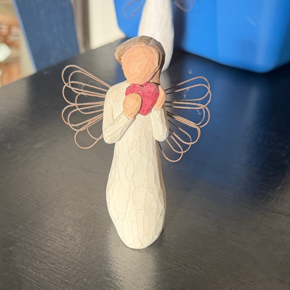 Willow Tree Angel of the Heart Figurine